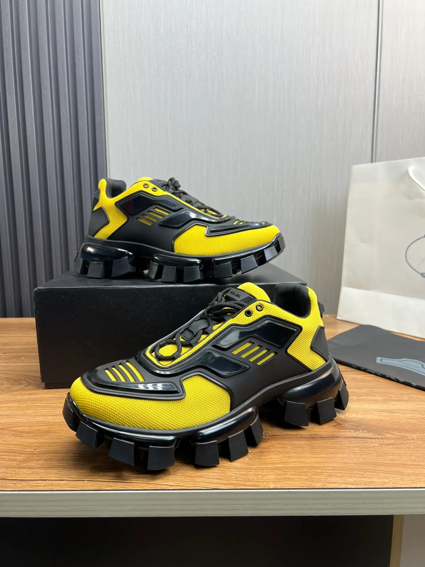 Men's shoes 💰620💰 [PRADA] Popular thick-soled shoes for couples 👩‍❤️‍👨 Available all year round ✔️Official website synchronization Original fly-knit film fabric + cowhide lining, 1⃣️ to 1⃣️ replica, original sole, 36-45 (45 made to order, non-refundable)